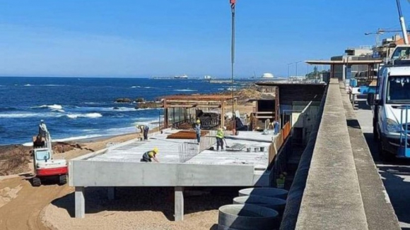 Parecer diz que Agência Portuguesa do Ambiente não tem competência para revogar concessão da praia do Ourigo no Porto