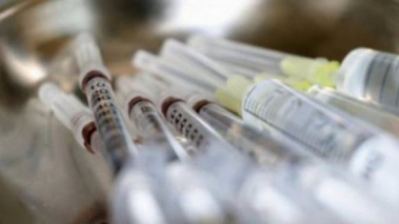 Infarmed registou quase 8.500 suspeitas de reações adversas à vacina