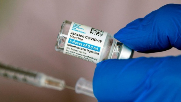 Modalidade "casa aberta" para vacinação suspensa por falta de vacinas da Janssen