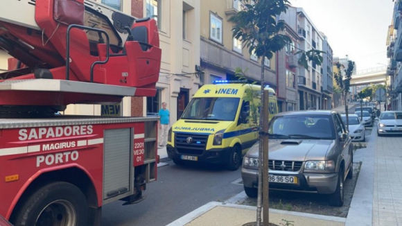 Incêndio em apartamento provoca susto no centro da cidade do Porto