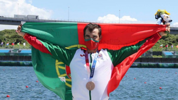 Canoísta Fernando Pimenta conquista medalha de bronze em K1 1.000