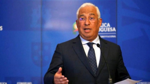 Costa recusa acusações de eleitoralismo por medidas previstas desde 29 de julho