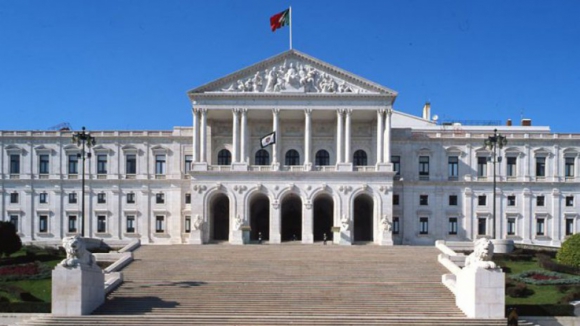 Perguntas e respostas do atual momento político em Portugal depois do 'chumbo'