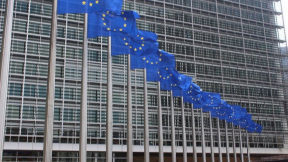 Bruxelas admite necessidade de "algumas consultas" com Governo após 'chumbo' do OE 2022