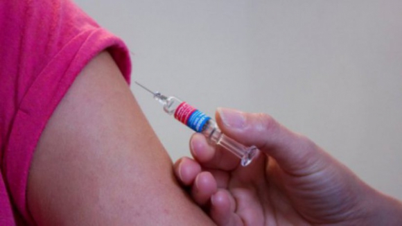 Mais de cem mil crianças agendadas para vacinação entre quinta-feira e domingo