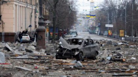 Mina antipessoal mata três adultos e fere três crianças a norte de Kiev