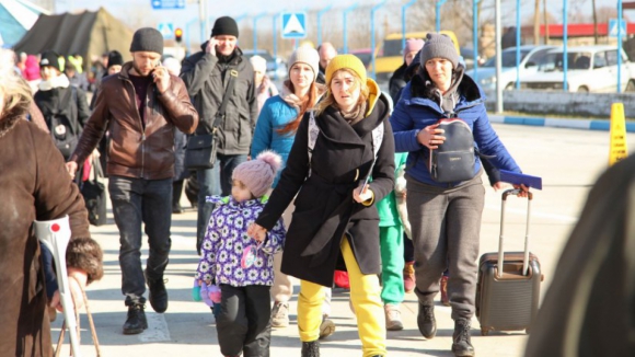 Vars&oacute;via "esmagada" com refugiados da Ucr&acirc;nia pede ajuda da ONU e Bruxelas