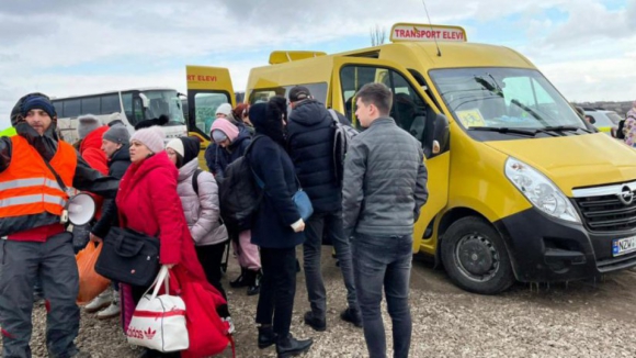 Número de refugiados que fugiram da Ucrânia atinge os três milhões ao 20.º dia de guerra