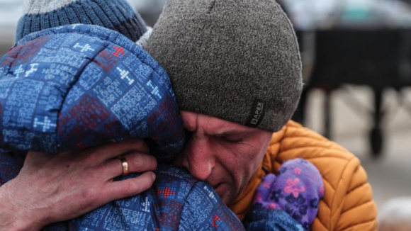 Pelo menos 103 crianças morreram e mais de 100 ficaram feridas desde o início da guerra na Ucrânia