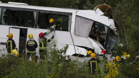 Autocarro que se despistou na A1 causando três mortos não tinha seguro obrigatório
