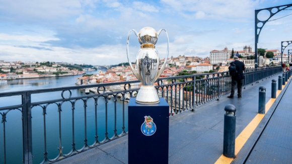 FC Porto: Taça de Campeão Nacional viaja pelas ruas da Invicta para antecipar São João