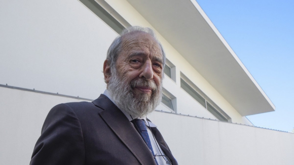 Mestre Álvaro Siza faz hoje 89 anos. Viaje até ao mundo do arquiteto