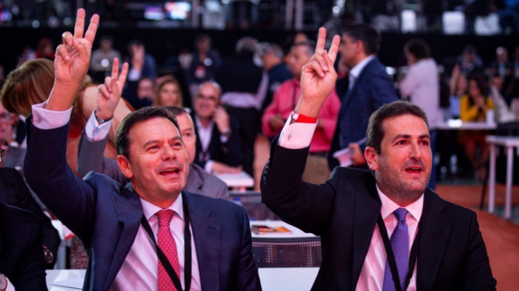 Direção de Montenegro supera votações de Rio e Passos Coelho e é eleita com 91,6% dos votos
