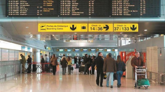 Governo diz estar "atento e preocupado" com problemas nos aeroportos