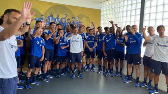 FC Porto faz videochamada com avançado dos Sub-15 que prossegue recuperação 