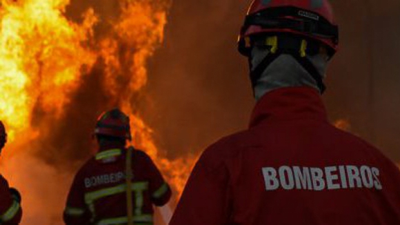 Inc&ecirc;ndios: Mais de 1.900 operacionais combatiam 11 fogos ativos em todo o pa&iacute;s &agrave;s 07:00