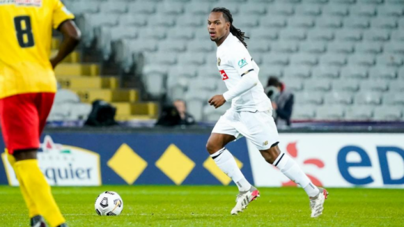 Mercado de transfer&ecirc;ncias: Conhe&ccedil;a os principais rumores e atualiza&ccedil;&otilde;es