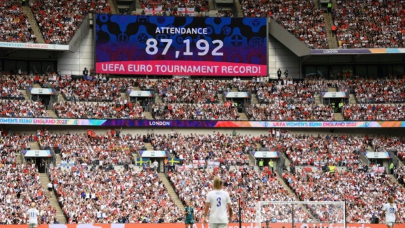 Euro 2022: Futebol feminino supera recorde de espectadores do futebol masculino