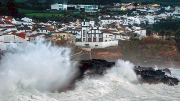 Furacão Danielle chegará a Portugal e são esperadas fortes tempestades