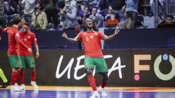 Portugal vence Paraguai e está na final da Finalíssima de futsal