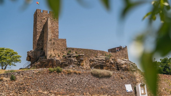 Opera&ccedil;&otilde;es arqueol&oacute;gicas redescobrem passado em castelos do Norte