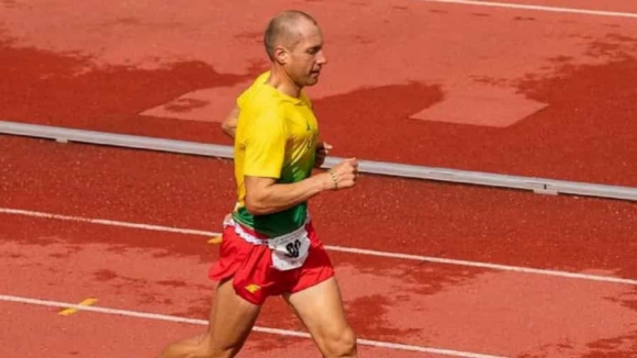 Lituano bate o próprio recorde mundial de correr 24 horas conseguindo fazer 319 quilómetros