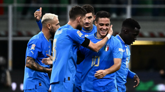 Itália vence pela margem mínima e empurra a Inglaterra para a Liga B
