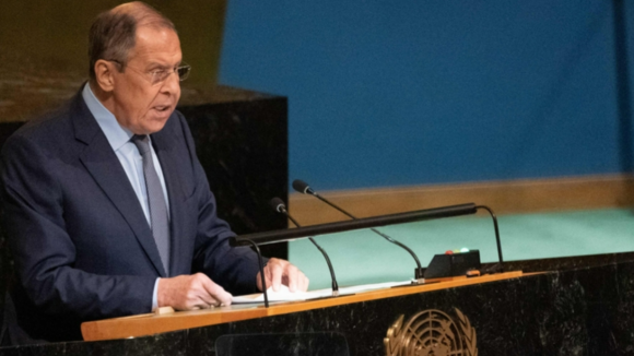 Ucrânia: Lavrov acusa o Ocidente de russofobia "grotesca"