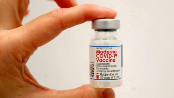 Suíça vai destruir 10,3 milhões de doses da vacina Moderna