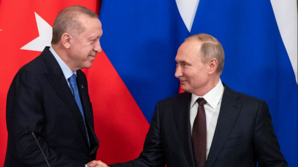 Putin defende perante Erdogan "direito de autodeterminação" de regiões anexadas
