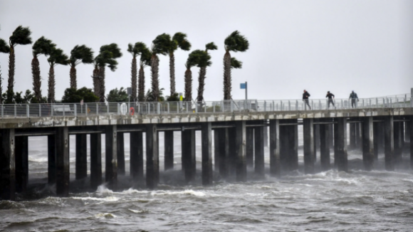 Pelo menos 15 mortos após passagem do furacão Ian pela Florida