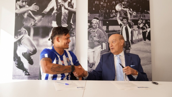 FC Porto: Evanilson renova at&eacute; 2027 com os Drag&otilde;es
