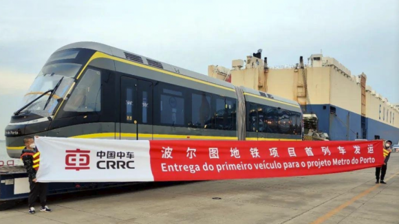 Empresa chinesa enviou duas primeiras composições para a Metro do Porto