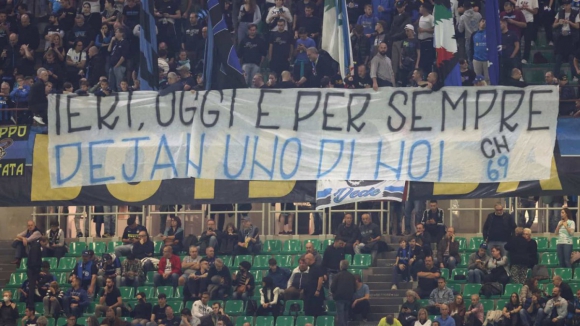 Claque abandona jogo do Inter de Mil&atilde;o ap&oacute;s l&iacute;der ser morto a tiro