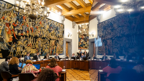 Câmara do Porto desafia Governo a seguir exemplo da 'Invicta'