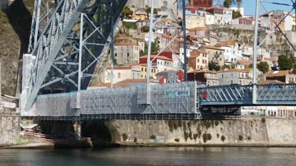 Ponte Luiz I anti-sísmica? Obras preparam infraestrutura para resistir a sismos