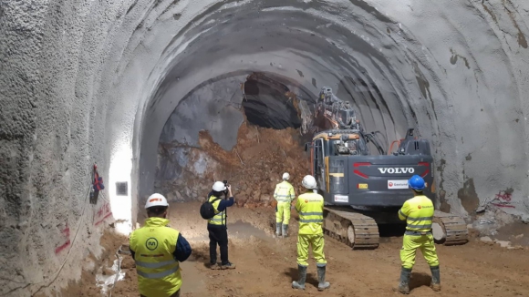 Metro do Porto anuncia conclusão do túnel entre Manuel Leão e Hospital Santos Silva