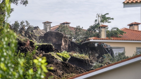 Deslizamento de terras em Esposende provocou danos em duas habitações