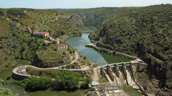 Aldeia espanhola próxima de Bragança, abandonada há 30 anos, vendida 15% mais cara a empresário espanhol