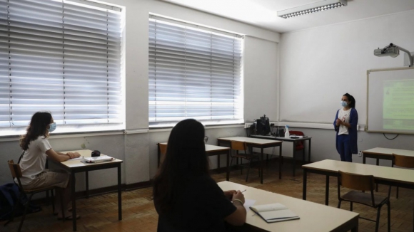 Cerca de 3.000 escolas fora do programa de remo&ccedil;&atilde;o do amianto