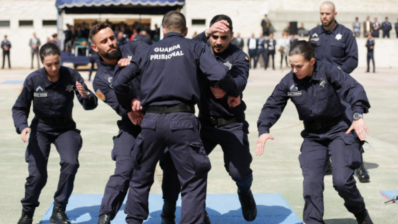 Acidente em curso de guardas prisionais faz um ferido e curso &eacute; suspenso