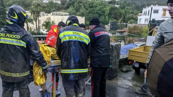 Deslizamento de terras em Itália faz pelo menos oito mortos
