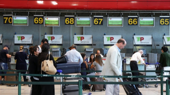 Funcionária apanhada a burlar passageiros da TAP no Aeroporto de Lisboa