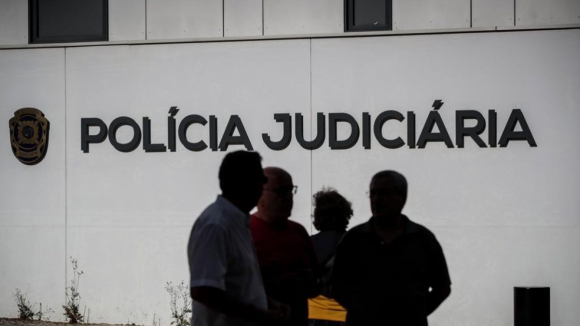 Mulher de 40 anos detida para cumprir pena efetiva por tráfico de droga em Aveiro