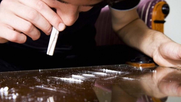 Mortes por 'overdose' aumentaram 45% em 2021 sobretudo com cocaína e metadona