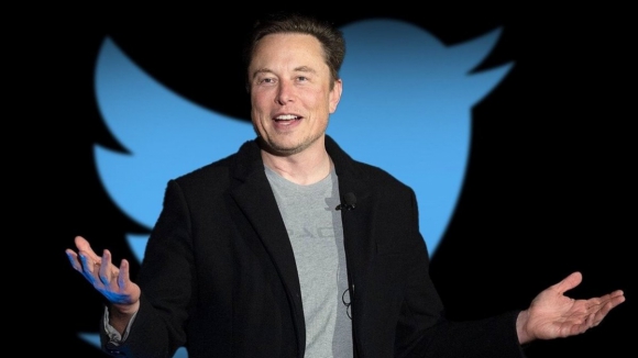 Elon Musk diz que vai restabelecer contas de jornalistas suspensas no Twitter