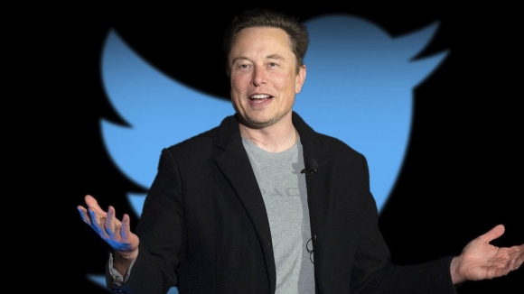 Elon Musk lança sondagem a perguntar se deve deixar a liderança do Twitter