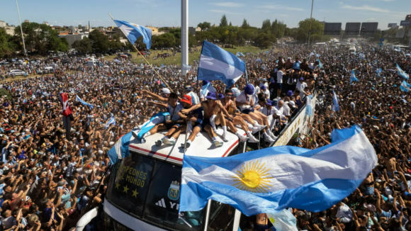 "Vencedores deselegantes". Ministra francesa critica comportamento dos adeptos argentinos