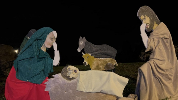 Mau cheiro na P&oacute;voa de Varzim incomoda Jos&eacute;, Maria e menino Jesus