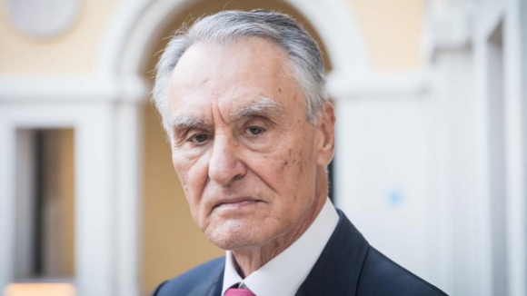 Cavaco Silva recorda &ldquo;defesa inabal&aacute;vel da toler&acirc;ncia e da paz&rdquo; de Bento XVI